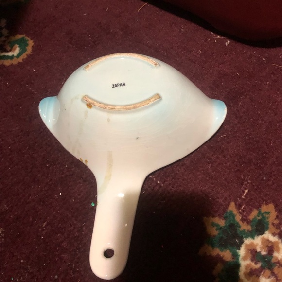 Vintage ceramic gravy Separator with Handle- hand painted vegtables. Great shape - Picture 8 of 8